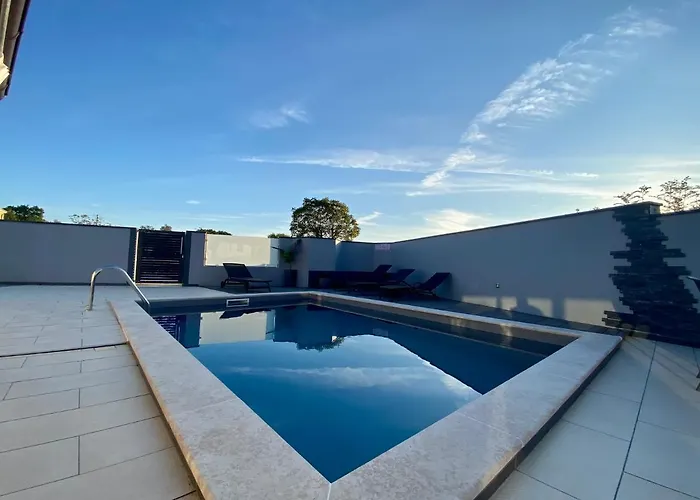 Vila 50 Shades Of Grey Pula